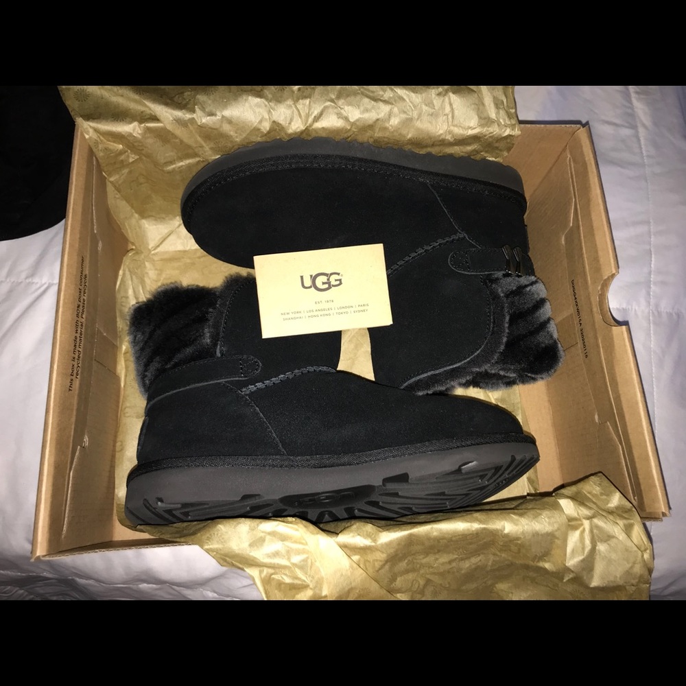 UGGS! - Picture 5 of 5